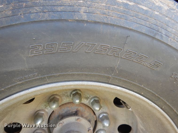 image for item DG5812 1998 Merritt Cattle Drive livestock trailer