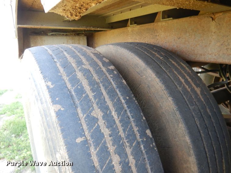 image for item DG5812 1998 Merritt Cattle Drive livestock trailer