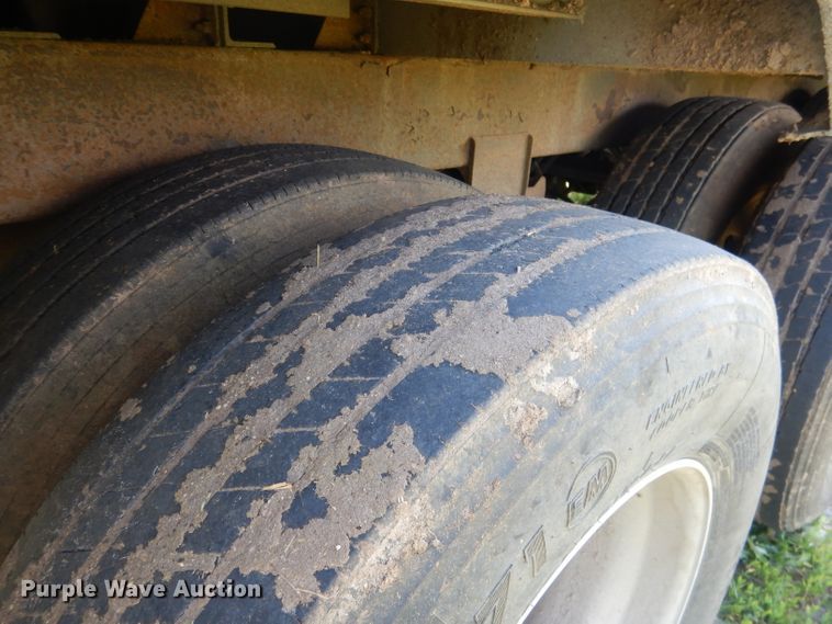 image for item DG5812 1998 Merritt Cattle Drive livestock trailer