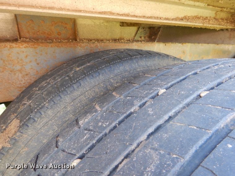 image for item DG5812 1998 Merritt Cattle Drive livestock trailer