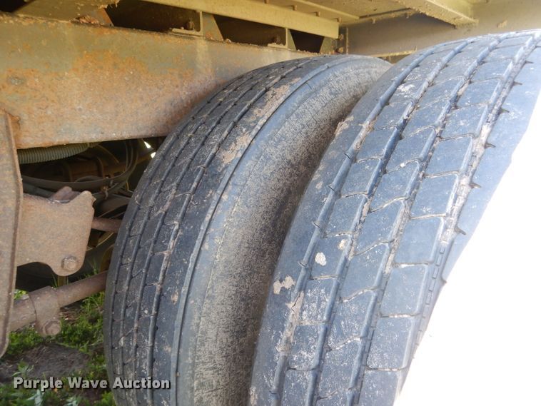 image for item DG5812 1998 Merritt Cattle Drive livestock trailer