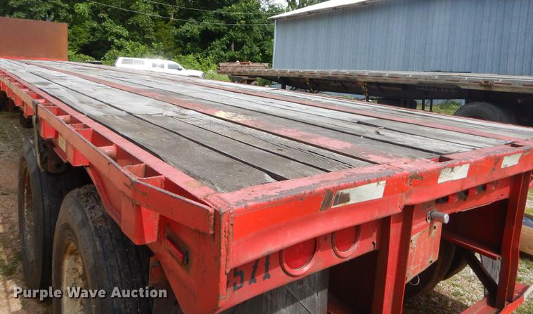 image for item ED9333 1971 Dorsey flatbed trailer