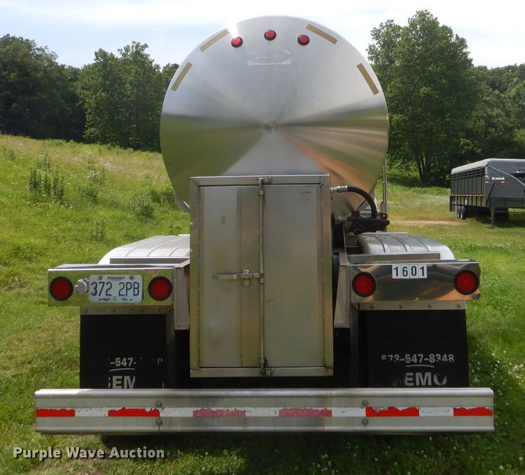 image for item ED9358 1996 Walker TTT-31430 tank trailer