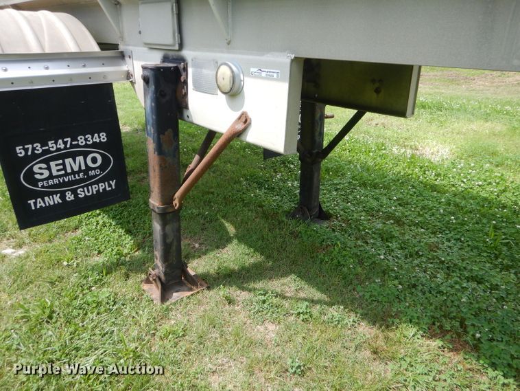 image for item ED9358 1996 Walker TTT-31430 tank trailer