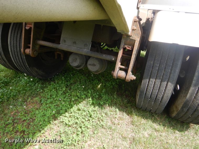 image for item ED9358 1996 Walker TTT-31430 tank trailer