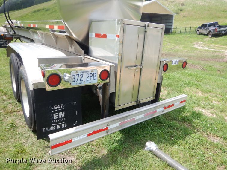 image for item ED9358 1996 Walker TTT-31430 tank trailer