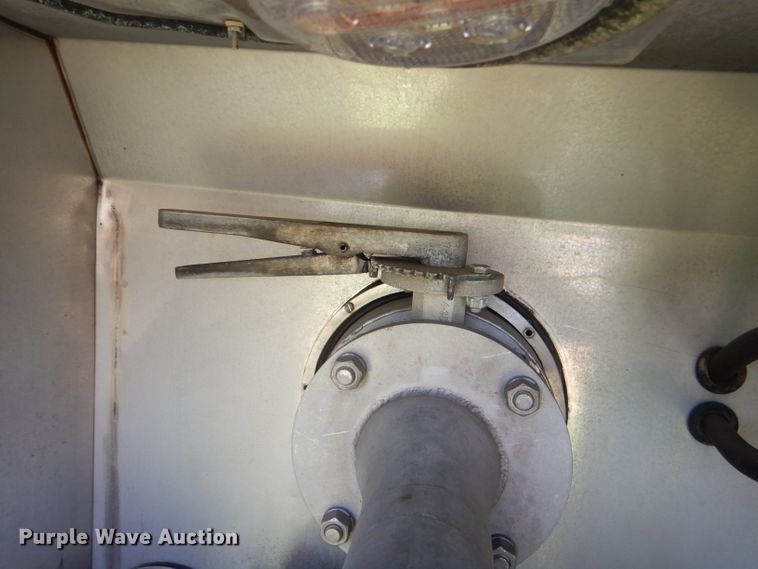 image for item ED9358 1996 Walker TTT-31430 tank trailer