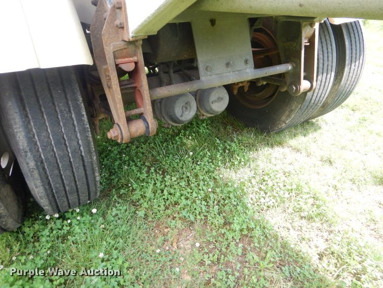 image for item ED9358 1996 Walker TTT-31430 tank trailer
