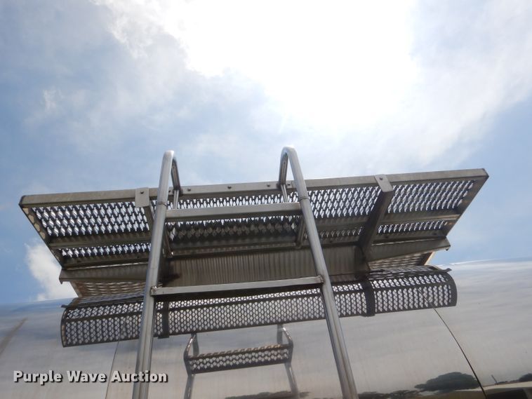 image for item ED9358 1996 Walker TTT-31430 tank trailer