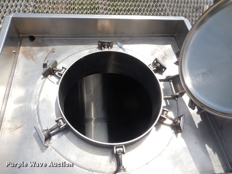 image for item ED9358 1996 Walker TTT-31430 tank trailer