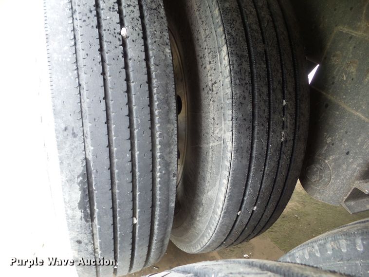 image for item EM9767 2014 Timpte double hopper bottom grain trailer