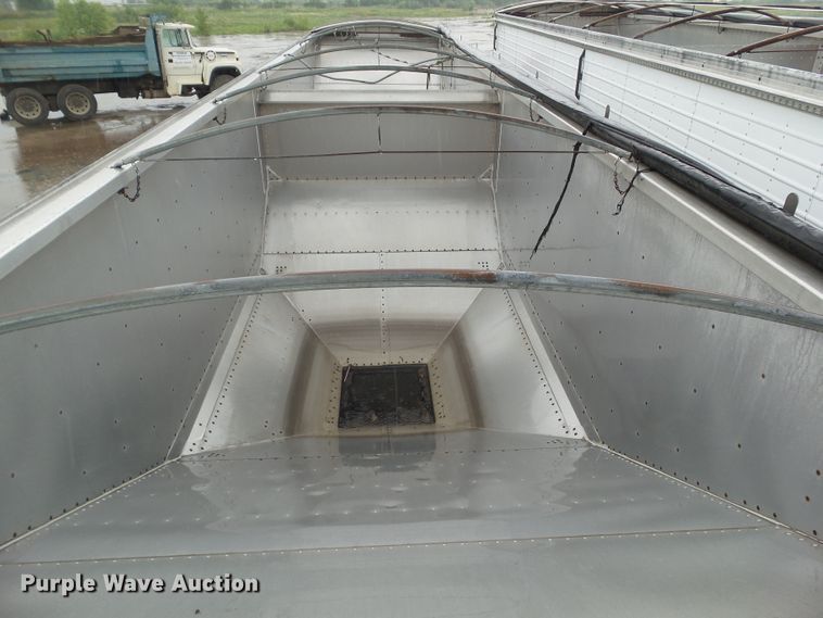 image for item EM9768 2013 Timpte double hopper bottom grain trailer