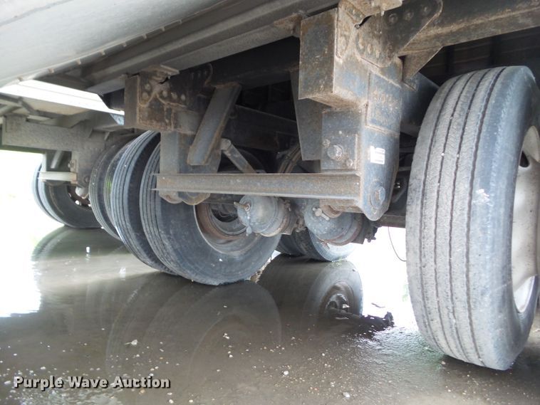 image for item EM9768 2013 Timpte double hopper bottom grain trailer