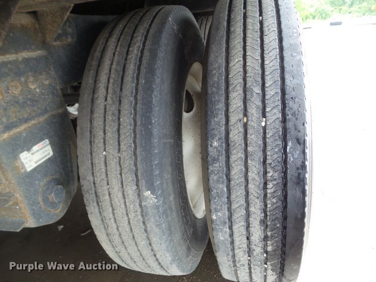 image for item EM9768 2013 Timpte double hopper bottom grain trailer