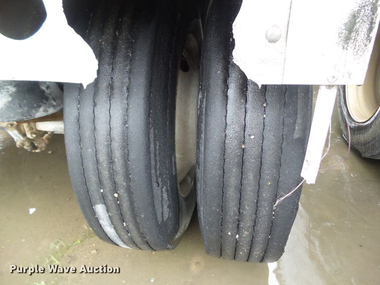 image for item EM9768 2013 Timpte double hopper bottom grain trailer