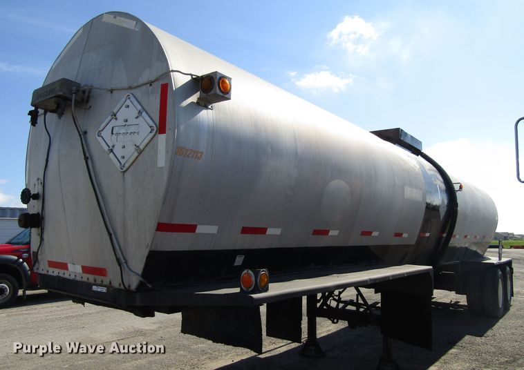 image for item EU9686 1971 Fruehauf TEH-F2-V tank trailer