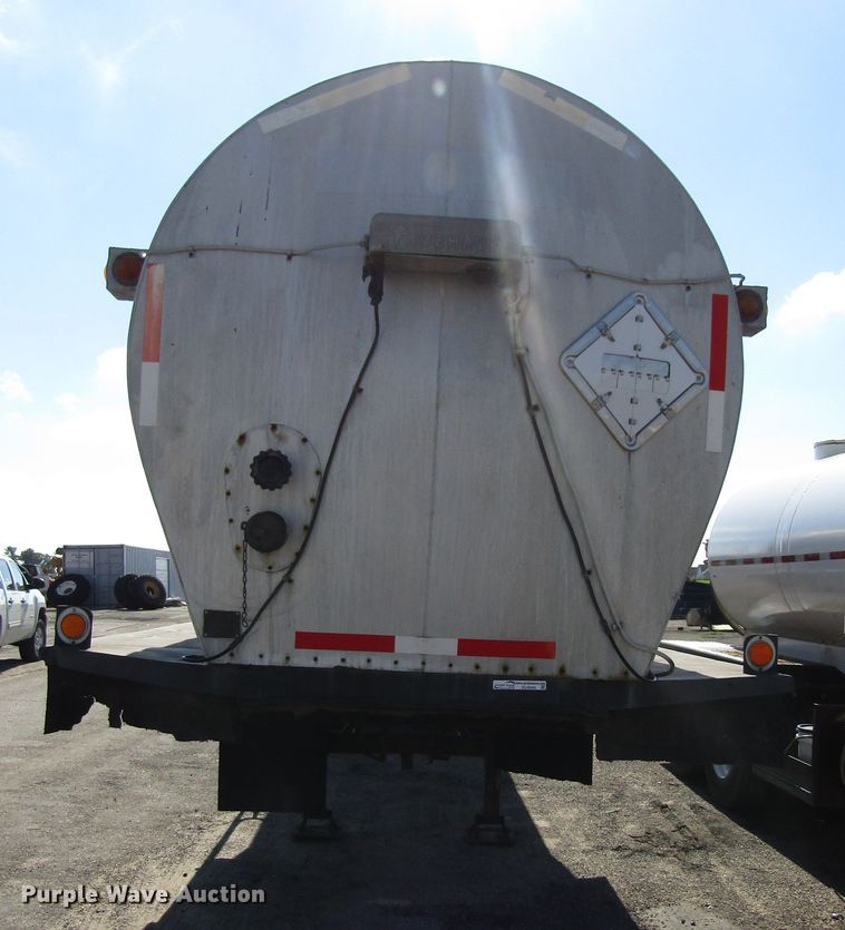 image for item EU9686 1971 Fruehauf TEH-F2-V tank trailer