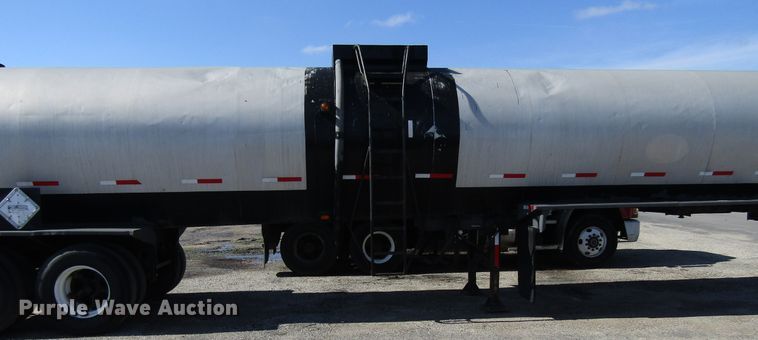 image for item EU9686 1971 Fruehauf TEH-F2-V tank trailer