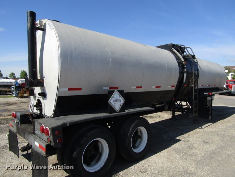 image for item EU9686 1971 Fruehauf TEH-F2-V tank trailer