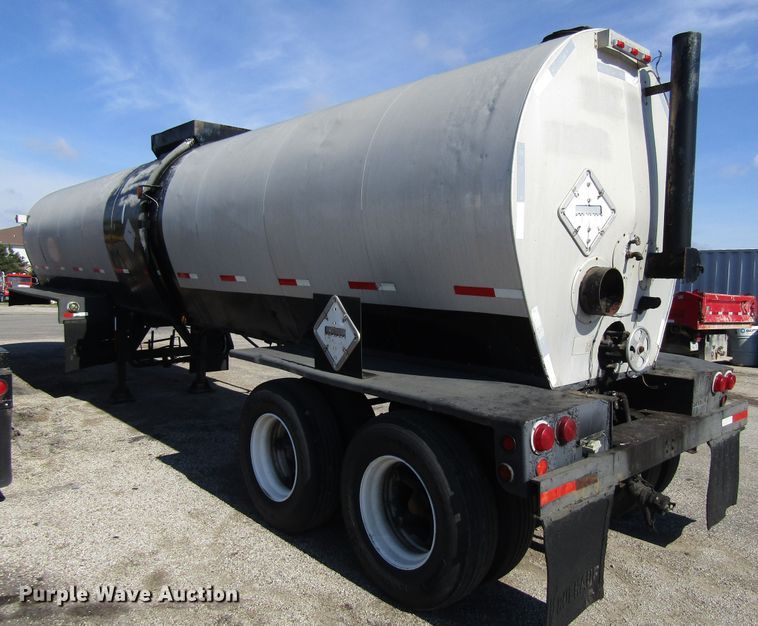 image for item EU9686 1971 Fruehauf TEH-F2-V tank trailer