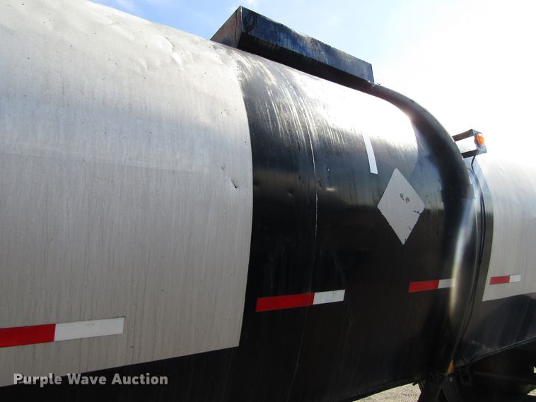 image for item EU9686 1971 Fruehauf TEH-F2-V tank trailer