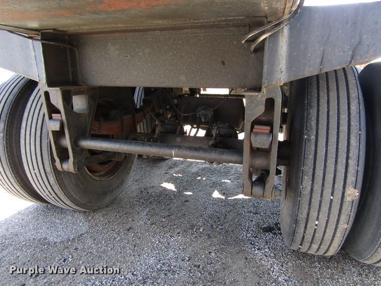 image for item EU9686 1971 Fruehauf TEH-F2-V tank trailer