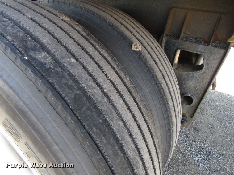 image for item EU9686 1971 Fruehauf TEH-F2-V tank trailer