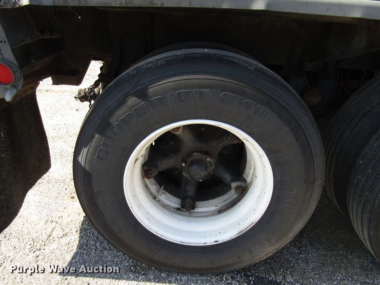 image for item EU9686 1971 Fruehauf TEH-F2-V tank trailer