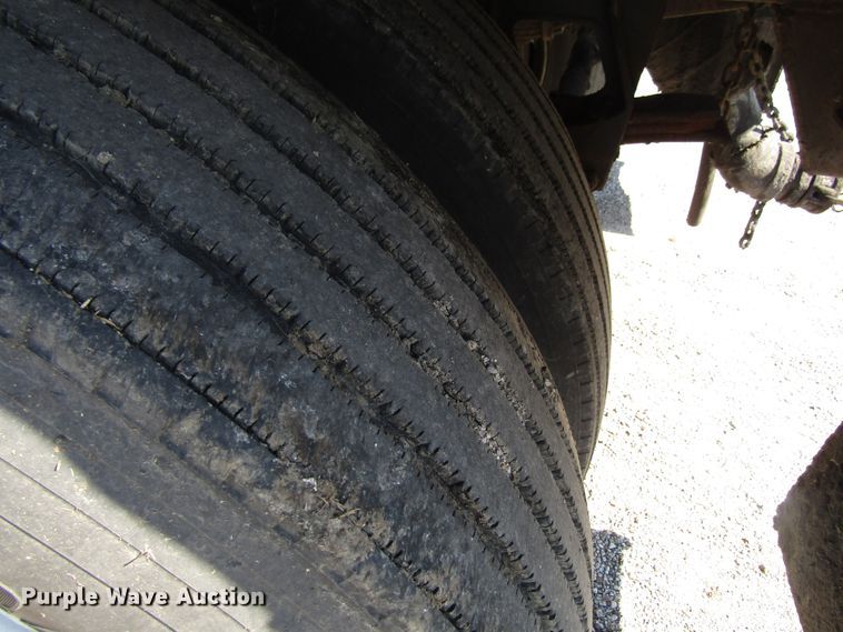 image for item EU9686 1971 Fruehauf TEH-F2-V tank trailer