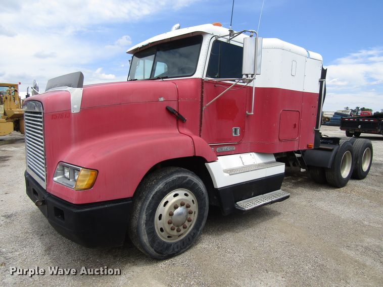 image for item EU9697 1995 Freightliner FLD112 semi truck