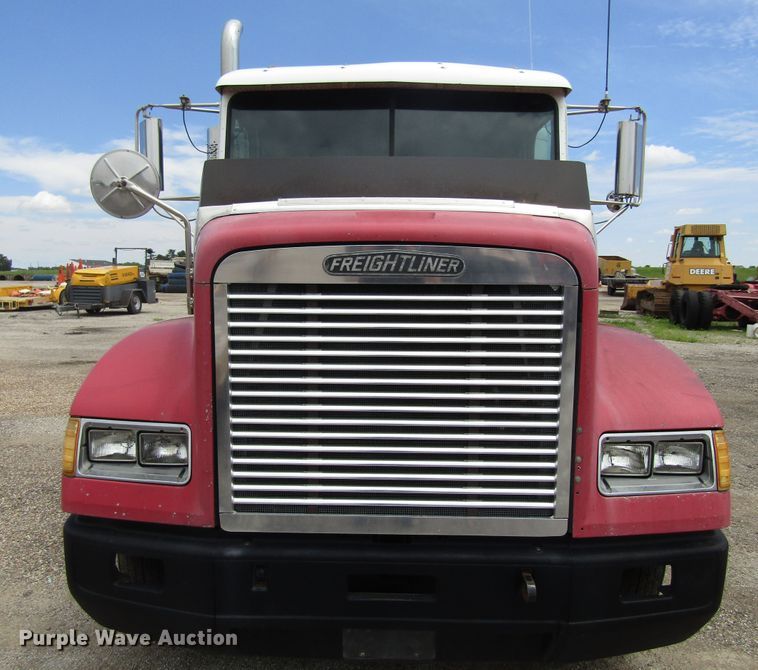 image for item EU9697 1995 Freightliner FLD112 semi truck