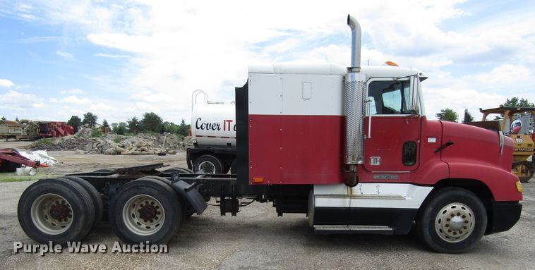 image for item EU9697 1995 Freightliner FLD112 semi truck