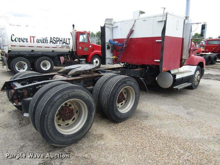 image for item EU9697 1995 Freightliner FLD112 semi truck