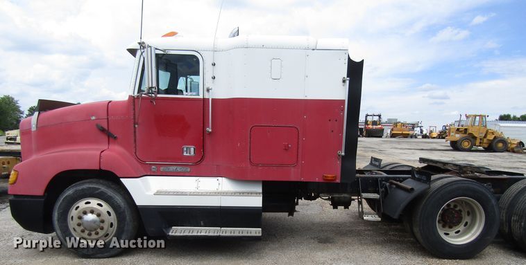 image for item EU9697 1995 Freightliner FLD112 semi truck