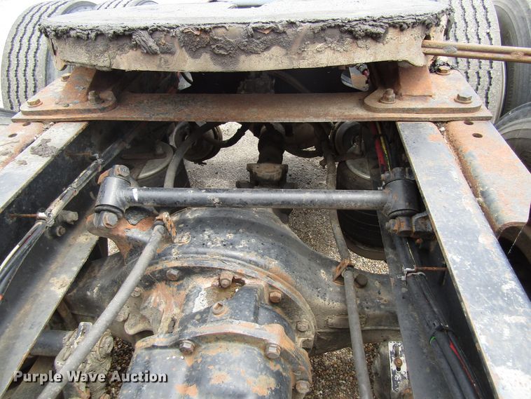 image for item EU9697 1995 Freightliner FLD112 semi truck