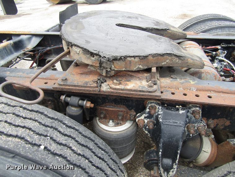 image for item EU9697 1995 Freightliner FLD112 semi truck