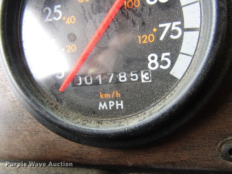 image for item EU9697 1995 Freightliner FLD112 semi truck