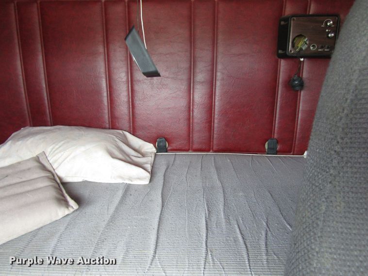 image for item EU9697 1995 Freightliner FLD112 semi truck