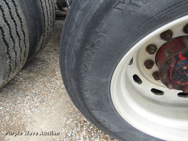 image for item EU9697 1995 Freightliner FLD112 semi truck