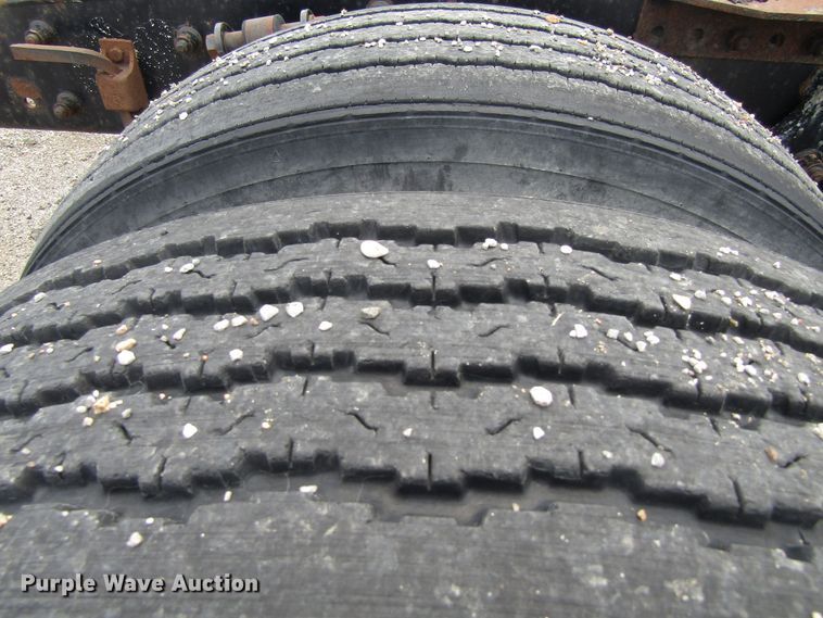 image for item EU9697 1995 Freightliner FLD112 semi truck