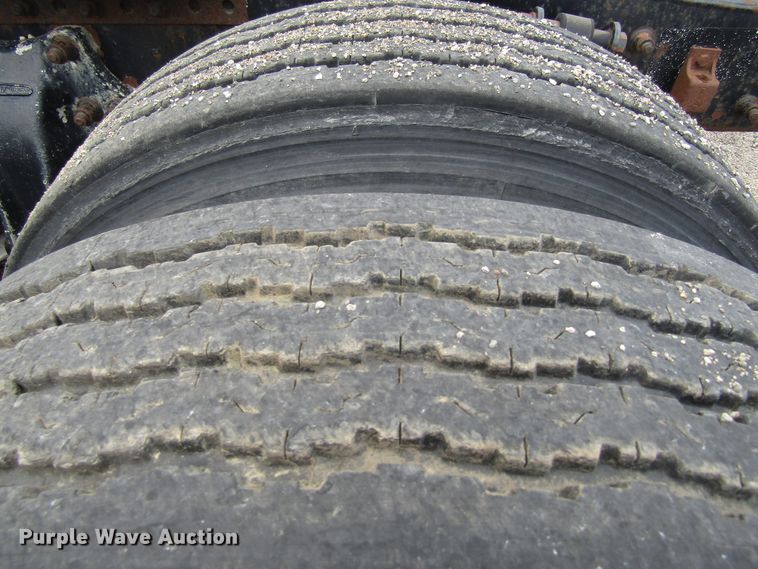 image for item EU9697 1995 Freightliner FLD112 semi truck