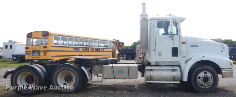 image for item FH9411 1998 International 9400 semi truck