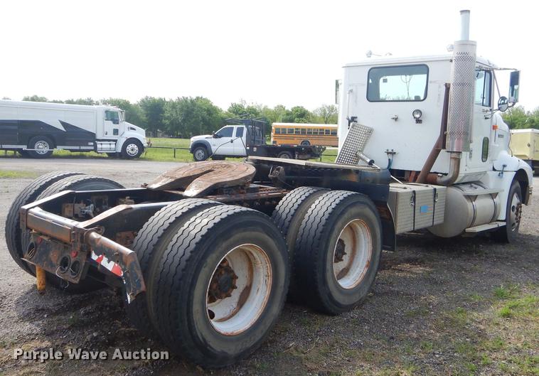 image for item FH9411 1998 International 9400 semi truck