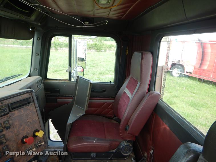 image for item FH9411 1998 International 9400 semi truck