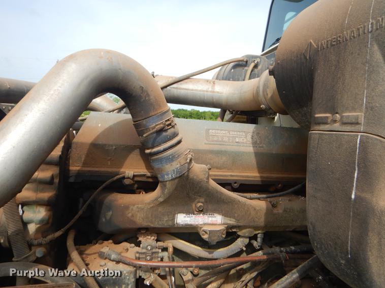 image for item FH9411 1998 International 9400 semi truck