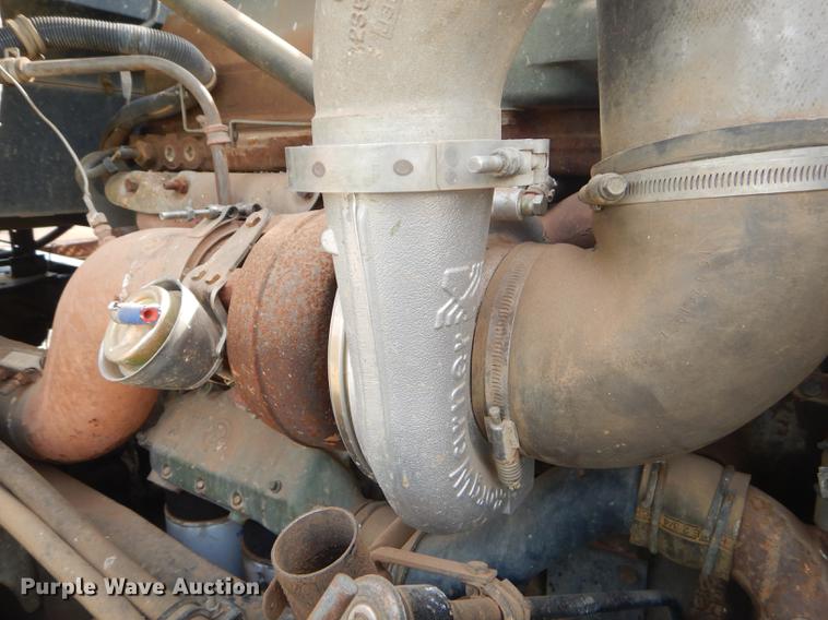 image for item FH9411 1998 International 9400 semi truck