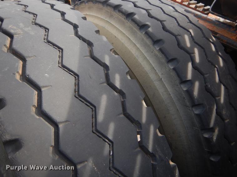 image for item FH9411 1998 International 9400 semi truck