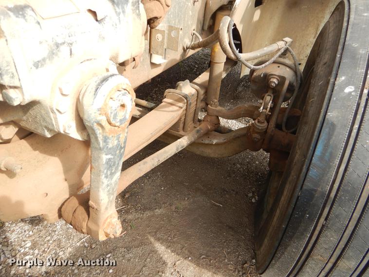 image for item FH9411 1998 International 9400 semi truck