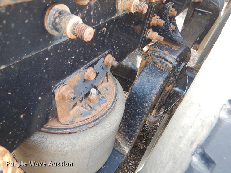 image for item FH9411 1998 International 9400 semi truck