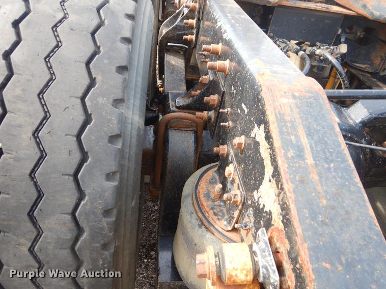 image for item FH9411 1998 International 9400 semi truck